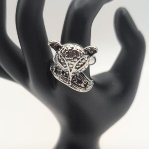 NWOT Elegant Silver Toned Fox Head Ring Stainless Steel